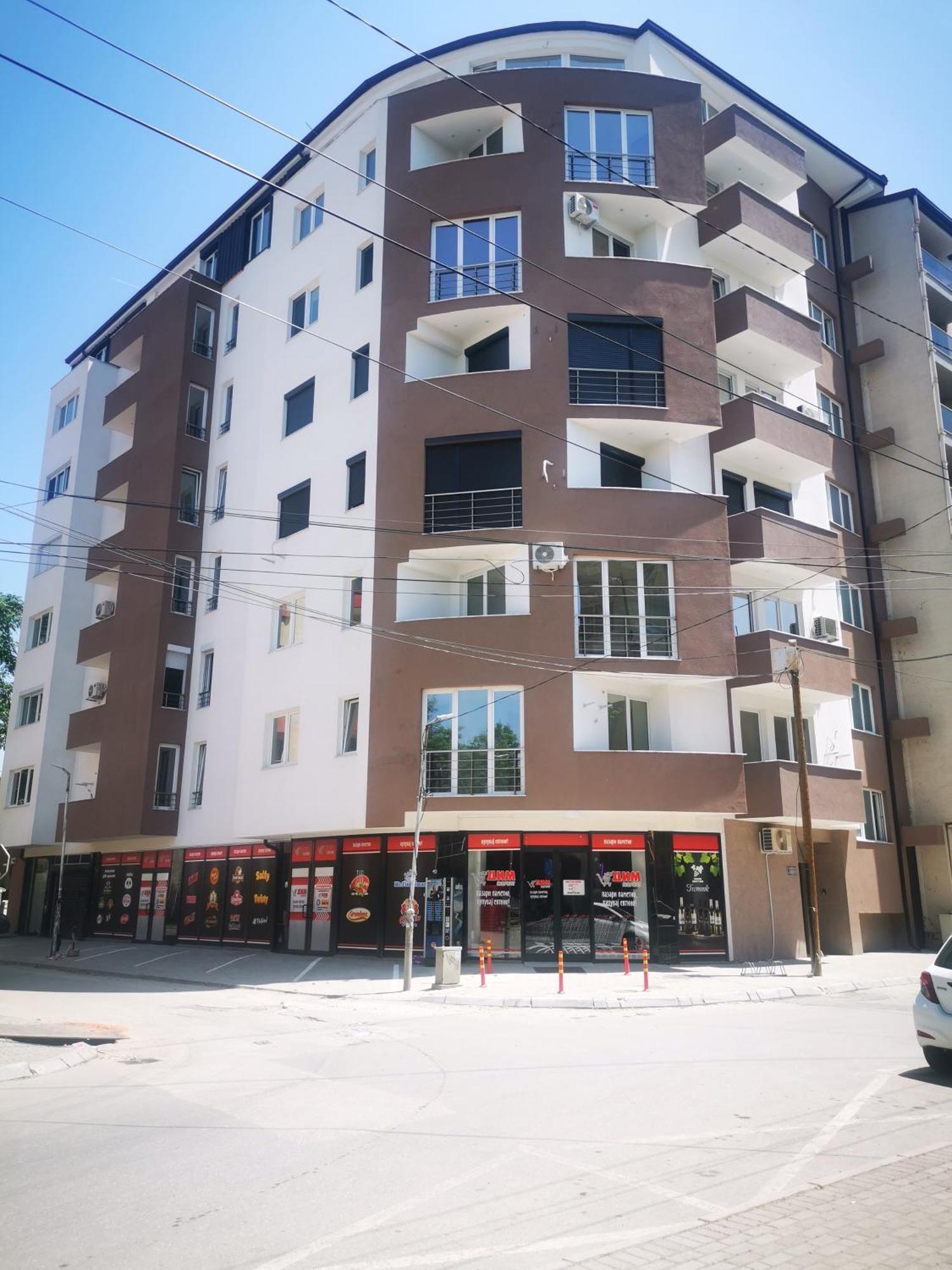 New In Center - Free Private Parking *